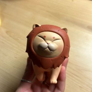 mao ling-dang lion cat